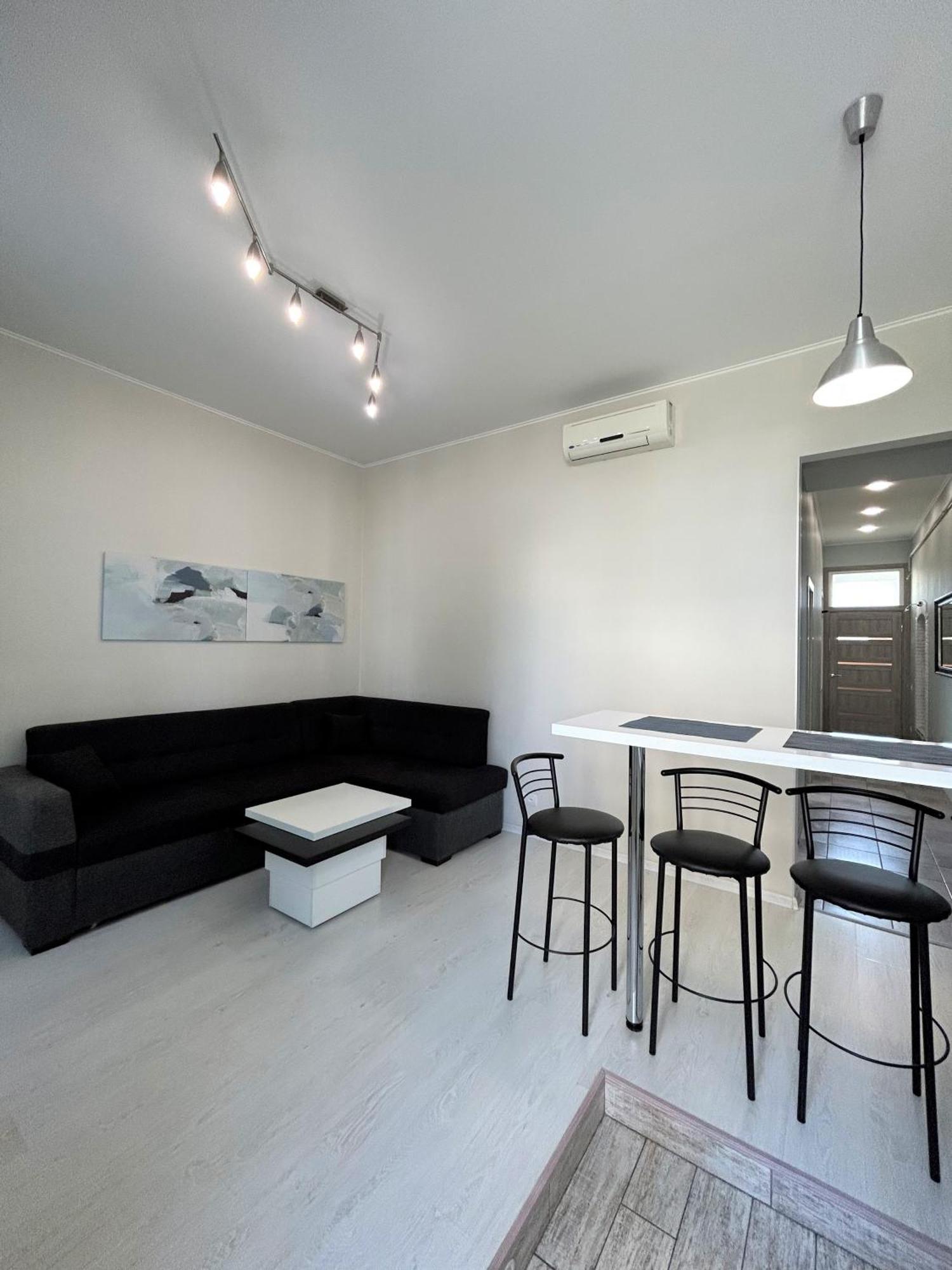 Modern Apartment In Old City Center Λβιβ Εξωτερικό φωτογραφία